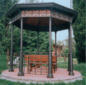 Gazebo esterno Liberty In/Out personalizzabile in diversi stili